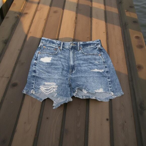 American Eagle Acid Wash Distressed 90s Boyfriend Denim Shorts Size 6 #135 - Picture 1 of 8